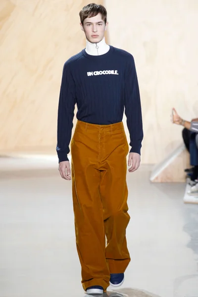 Look 19